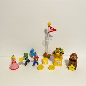 Nintendo Super Mario Playset Luigi Peach Bowser Goomba Flag Yoshi Coins Toy Lot